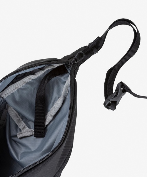 THE NORTH FACE(ザノースフェイス)の「【THE NORTH FACE/ザ ノースフェイス】CAPELLA 2(ショルダーバッグ・メンズ・ブラック/ストーン/インディゴブルー/ボルドー/グレー/グリーン/ダークブルー/ブラウン/アイボリー/ブルー・FREE)」の14枚目の写真