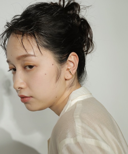 voov（ブーブ）の「ニュアンス ウェーブ メタル パール 2way イヤーカフ（イヤーカフ・レディース・シルバー/ゴールド・フリー）」の10枚目の写真