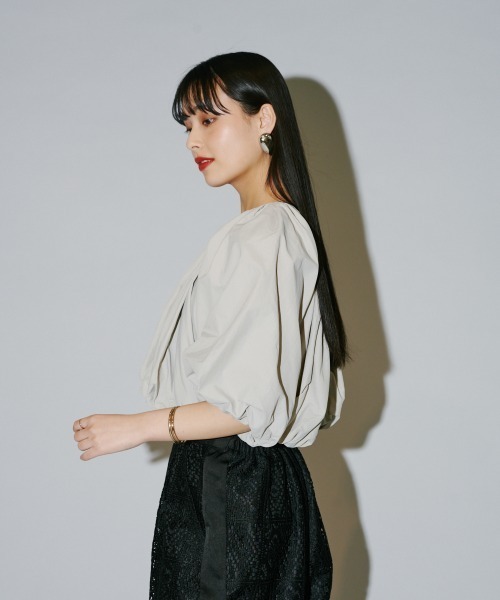 terrace(テラス)の「ナイロン シートギャザープルオーバー(その他トップス・レディース・ブラック/グレイッシュベージュ/グレー/オフホワイト・MEDIUM)」の5枚目の写真