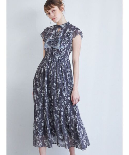 MERCURYDUO（マーキュリーデュオ）の「花柄プリーツティアードワンピース（ワンピース・レディース・ベビーピンク/オフホワイト/チャコールグレー・MEDIUM/SMALL）」の10枚目の写真