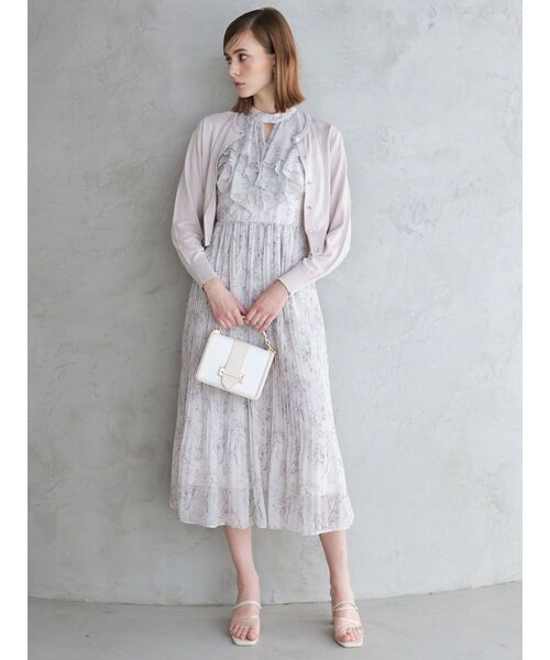 MERCURYDUO（マーキュリーデュオ）の「花柄プリーツティアードワンピース（ワンピース・レディース・ベビーピンク/オフホワイト/チャコールグレー・MEDIUM/SMALL）」の12枚目の写真