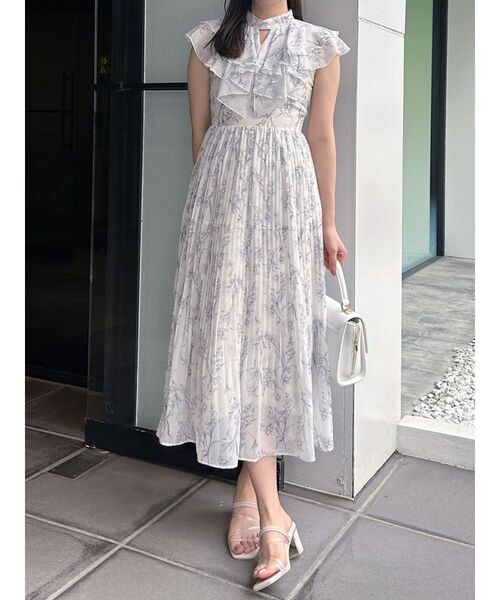 MERCURYDUO（マーキュリーデュオ）の「花柄プリーツティアードワンピース（ワンピース・レディース・ベビーピンク/オフホワイト/チャコールグレー・MEDIUM/SMALL）」の14枚目の写真