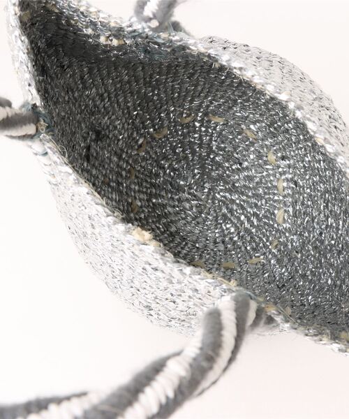 COLLAGE GALLARDAGALANTE（コラージュガリャルダガランテ）の「Africansquare/シルバーサイザルバッグ（トートバッグ・レディース・シルバー・FREE）」の4枚目の写真