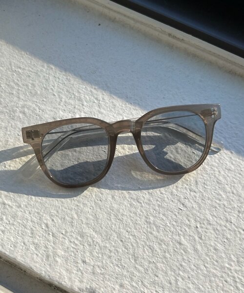 SHENERY(シーナリー)の「【夏のお出かけにも】sunglasses(サングラス・レディース・ブラウン/グレー・FREE)」の2枚目の写真