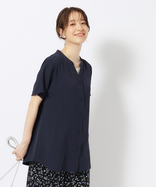 SHOO・LA・RUE(シューラルー)の「◆【イージーケア】オンにもオフにも 前あきスキッパーシャツ(シャツ/ブラウス・レディース・ライトベージュ/ブラウン系/オレンジ系/ネイビー・04/02/03)」の17枚目の写真