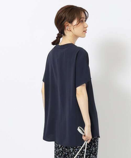 SHOO・LA・RUE(シューラルー)の「◆【イージーケア】オンにもオフにも 前あきスキッパーシャツ(シャツ/ブラウス・レディース・ライトベージュ/ブラウン系/オレンジ系/ネイビー・04/02/03)」の18枚目の写真
