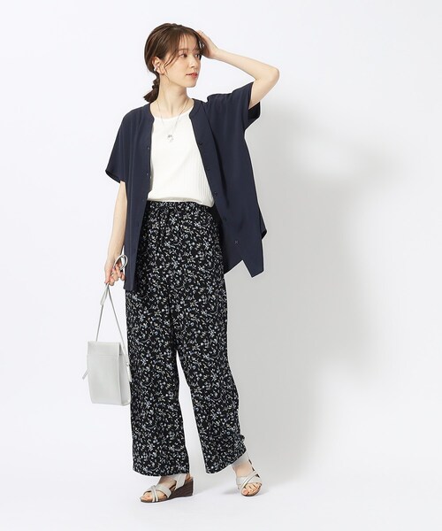 SHOO・LA・RUE(シューラルー)の「◆【イージーケア】オンにもオフにも 前あきスキッパーシャツ(シャツ/ブラウス・レディース・ライトベージュ/ブラウン系/オレンジ系/ネイビー・04/02/03)」の19枚目の写真