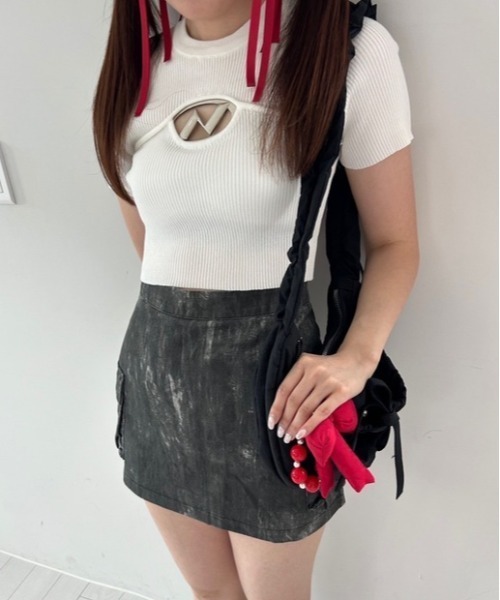 ipugo(イプゴ)の「ipugo/イプゴ ロゴミニ丈 半袖ニット 夏物 夏服(Tシャツ/カットソー・レディース・チャコール/ホワイト/カーキ・FREE)」の10枚目の写真