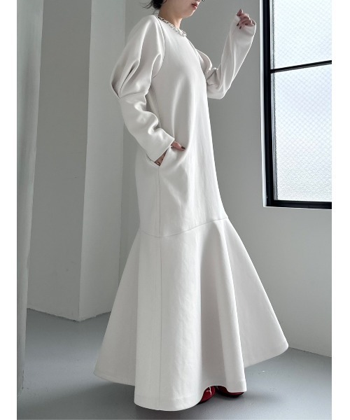 emmi（エミ）の「ダンボールボリュームスリーブワンピース（ワンピース