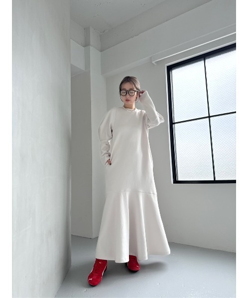 emmi（エミ）の「ダンボールボリュームスリーブワンピース（ワンピース