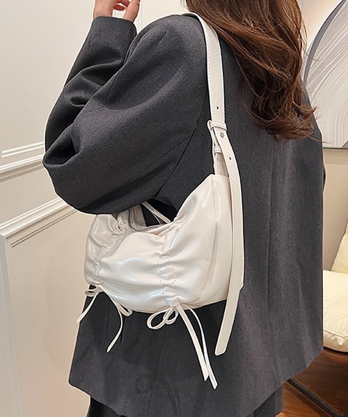 c.u.l(シーユーエル)の「ドロストショルダーリボンバッグ cula937(ショルダーバッグ・レディース・ピンク/レッド/シルバー/ブラック/アイボリー・FREE)」の1枚目の写真