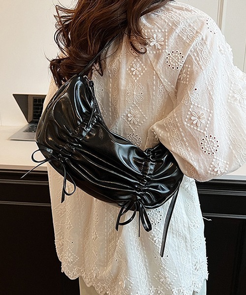 c.u.l(シーユーエル)の「ドロストショルダーリボンバッグ cula937(ショルダーバッグ・レディース・ピンク/レッド/シルバー/ブラック/アイボリー・FREE)」の3枚目の写真