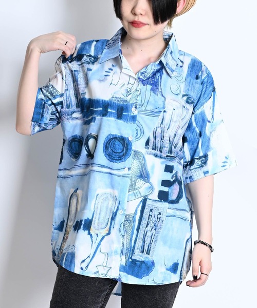 MARAI(マーライ)の「エジプト柄 半袖シャツ 総柄 オーバーサイズ リラックスシャツ(シャツ/ブラウス・レディース・ブルー・MEDIUM)」の9枚目の写真