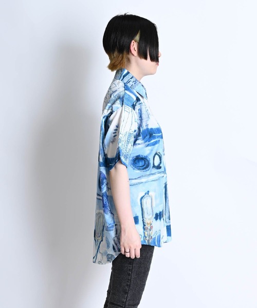 MARAI(マーライ)の「エジプト柄 半袖シャツ 総柄 オーバーサイズ リラックスシャツ(シャツ/ブラウス・レディース・ブルー・MEDIUM)」の18枚目の写真