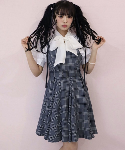 【完売品】TITTY&CO. フレアミニジャンパースカート　リボンブラウス付き TITTY&CO.（ティティーアンドコー）の「フレアミニジャンパー