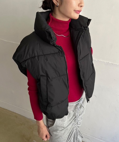 Jewelobe(ジュエローブ)の「ドロップショルダー中綿ベスト(ダウンベスト・レディース・グレー/ブラック/ピンク/ブラウン/アイボリー・FREE)」の3枚目の写真