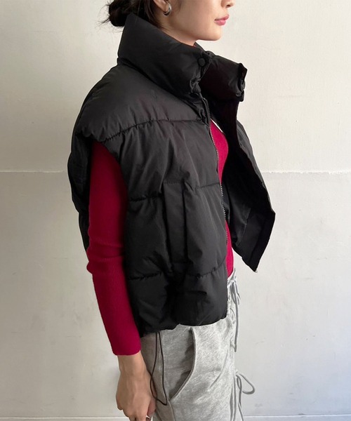 Jewelobe(ジュエローブ)の「ドロップショルダー中綿ベスト(ダウンベスト・レディース・グレー/ブラック/ピンク/ブラウン/アイボリー・FREE)」の15枚目の写真