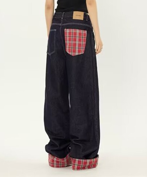 link lot(リンクロット)の「裾折り返し チェック デザイン ワンポイント刺繍 ワイドデニム(デニムパンツ・メンズ・レッド/ブルー・L/M/S)」の6枚目の写真