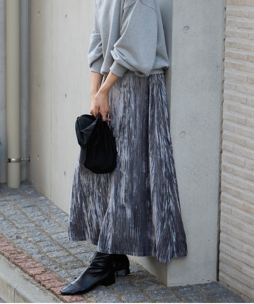 TRIANGLE PALETTE（トライアングルパレット）の「ベロアフレアスカート（スカート・レディース・グレー/ローズ/ブラウン/ベージュ・FREE）」の2枚目の写真