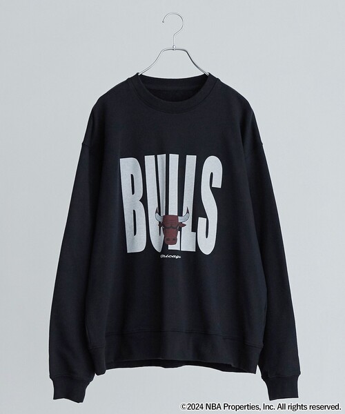 coen(コーエン)の「NBA別注クルーネックスウェット(スウェット・メンズ・ブラック/ダークグリーン/ベージュ/ネイビー/オフホワイト/その他1・M/L/XL)」の1枚目の写真