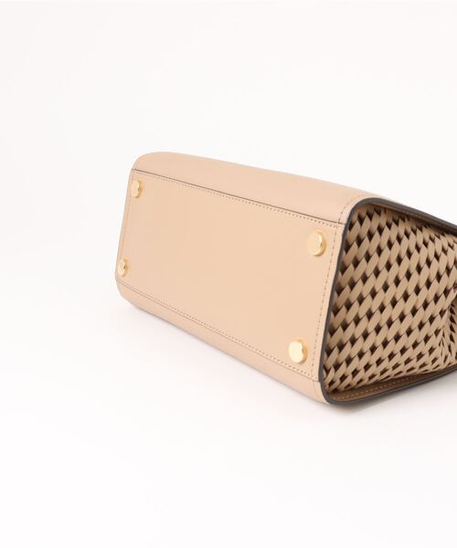 MICHAEL KORS（マイケルコース）の「MARILYN ウーヴン サフィアーノ レザー サッチェル ミディアム（ハンドバッグ・レディース・キャメル・FREE）」の2枚目の写真