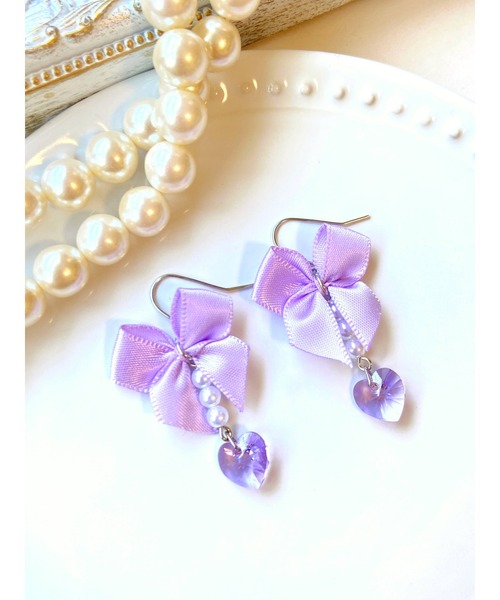 VIBGYOR(ヴィブジョー)の「【MUURABBTI】リボンとハートピアス(MA)(ピアス(両耳用)・レディース・イエロー/ブルー/パープル/ピンク・FREE)」の2枚目の写真