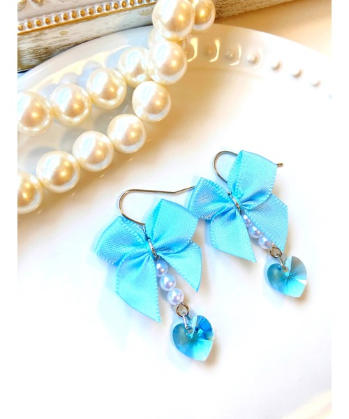 VIBGYOR(ヴィブジョー)の「【MUURABBTI】リボンとハートピアス(MA)(ピアス(両耳用)・レディース・イエロー/ブルー/パープル/ピンク・FREE)」の1枚目の写真