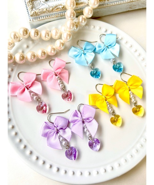 VIBGYOR(ヴィブジョー)の「【MUURABBTI】リボンとハートピアス(MA)(ピアス(両耳用)・レディース・イエロー/ブルー/パープル/ピンク・FREE)」の5枚目の写真