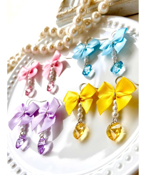 VIBGYOR(ヴィブジョー)の「【MUURABBTI】リボンとハートピアス(MA)(ピアス(両耳用)・レディース・イエロー/ブルー/パープル/ピンク・FREE)」の7枚目の写真