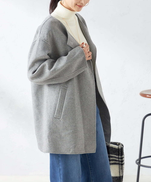 a.v.v（アーヴェヴェ）の「リバーミドルコート（ノーカラーコート・レディース・チャコールグレー/ベージュ・40/36/38）」の11枚目の写真