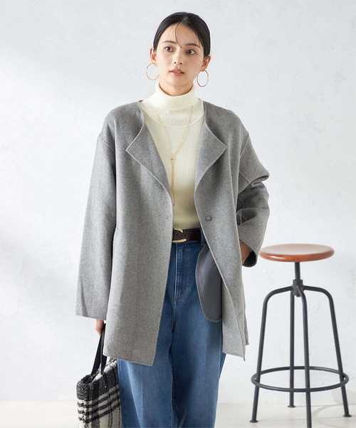a.v.v（アーヴェヴェ）の「リバーミドルコート（ノーカラーコート・レディース・チャコールグレー/ベージュ・40/36/38）」の12枚目の写真