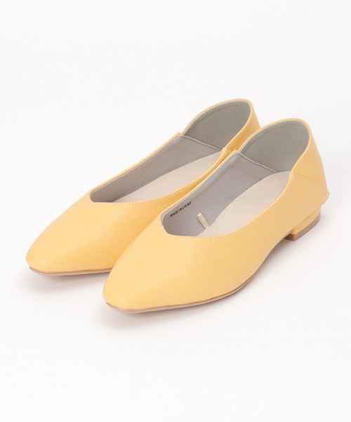 ikka(イッカ)の「スクエアヒールパンプス(パンプス・レディース・ホワイト/ブラック/イエロー/シルバーグレー・M/L)」の1枚目の写真