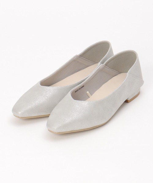 ikka(イッカ)の「スクエアヒールパンプス(パンプス・レディース・ホワイト/ブラック/イエロー/シルバーグレー・M/L)」の4枚目の写真