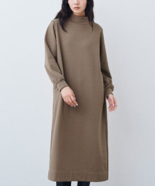 IEDIT（イディット）の「ＩＥＤＩＴ　すっきり見えも暖かさもかなえる　裏起毛Ｉラインスウェットワンピース（ワンピース・レディース・ブラウン/チャコールグレー・M/L/LL/3L/4L/MP）」の2枚目の写真