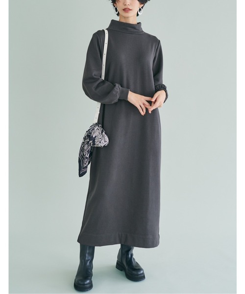 IEDIT（イディット）の「ＩＥＤＩＴ　すっきり見えも暖かさもかなえる　裏起毛Ｉラインスウェットワンピース（ワンピース・レディース・ブラウン/チャコールグレー・M/L/LL/3L/4L/MP）」の9枚目の写真