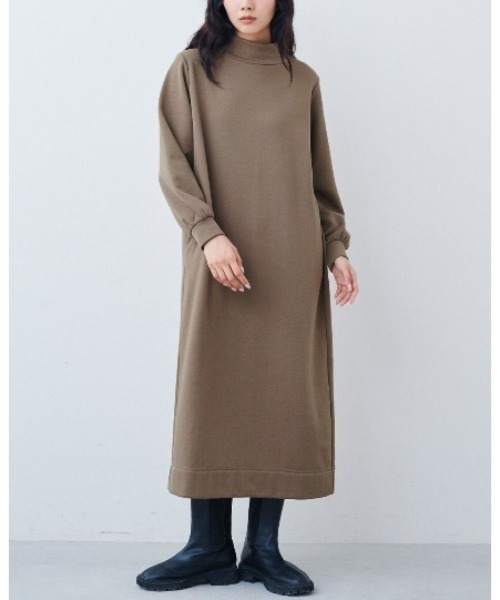 IEDIT（イディット）の「ＩＥＤＩＴ　すっきり見えも暖かさもかなえる　裏起毛Ｉラインスウェットワンピース（ワンピース・レディース・ブラウン/チャコールグレー・M/L/LL/3L/4L/MP）」の7枚目の写真