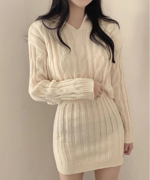 gossip!ロサンゼルス(ゴシップロサンゼルス)の「フード付きニットプルオーバー&ミニスカート セットアップ(セットアップ・レディース・マスタード/グレー/ブラック/オフホワイト・FREE)」の1枚目の写真