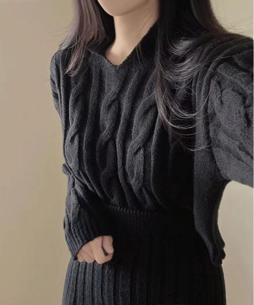 gossip!ロサンゼルス(ゴシップロサンゼルス)の「フード付きニットプルオーバー&ミニスカート セットアップ(セットアップ・レディース・マスタード/グレー/ブラック/オフホワイト・FREE)」の6枚目の写真