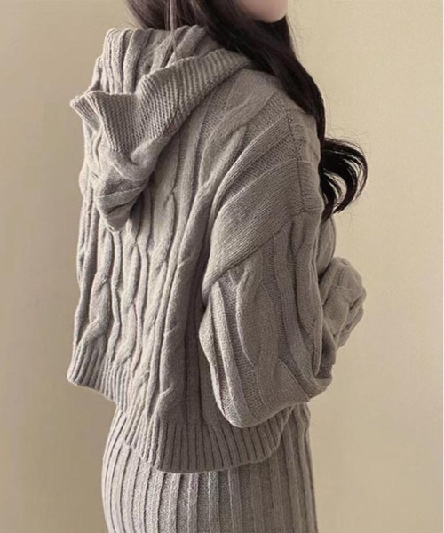 gossip!ロサンゼルス(ゴシップロサンゼルス)の「フード付きニットプルオーバー&ミニスカート セットアップ(セットアップ・レディース・マスタード/グレー/ブラック/オフホワイト・FREE)」の12枚目の写真