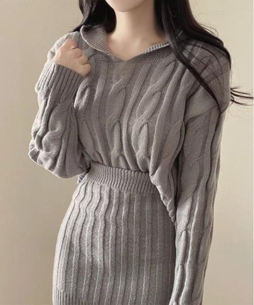 gossip!ロサンゼルス(ゴシップロサンゼルス)の「フード付きニットプルオーバー&ミニスカート セットアップ(セットアップ・レディース・マスタード/グレー/ブラック/オフホワイト・FREE)」の13枚目の写真