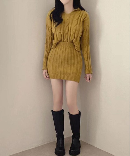 gossip!ロサンゼルス(ゴシップロサンゼルス)の「フード付きニットプルオーバー&ミニスカート セットアップ(セットアップ・レディース・マスタード/グレー/ブラック/オフホワイト・FREE)」の15枚目の写真