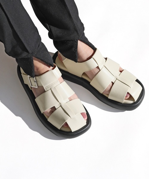 RiiiKa（リーカ）の「【RiiiKa/リーカ】厚底グルカサンダル（サンダル・レディース・アイボリー/ブラック/シルバー/イエロー・S/M/L/LL）」の2枚目の写真