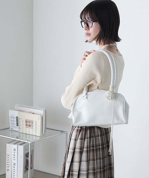 forksy.（フォルクシー）の「【forksy.】ローズチョーカー付き ミニボストンバッグ（ボストンバッグ・レディース・ブラック/ピンク/ホワイト・FREE）」の5枚目の写真