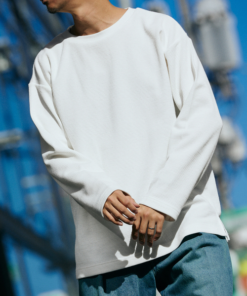 JOURNAL STANDARD relume（ジャーナルスタンダード　レリューム）の「バックブラッシュ ワッフル クルーネック L/S（Tシャツ/カットソー・メンズ・グレー/ベージュ系その他/ホワイト・MEDIUM/SMALL/LARGE）」の2枚目の写真