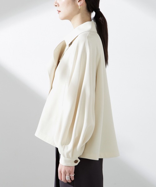 NANO universe(ナノユニバース)の「エアリーツイルショートコート(トレンチコート・レディース・ベージュ/オフホワイト・FREE)」の14枚目の写真