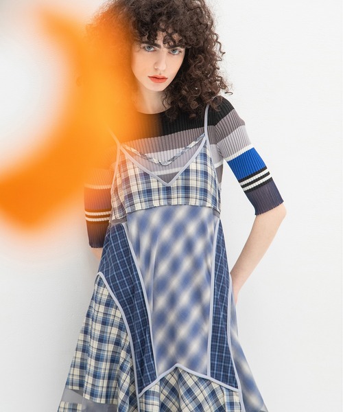 AULA AILA（アウラアイラ）の「チェックキャミソールワンピース（ワンピース・レディース・ブラック/イエロー/ブルー・0）」の6枚目の写真