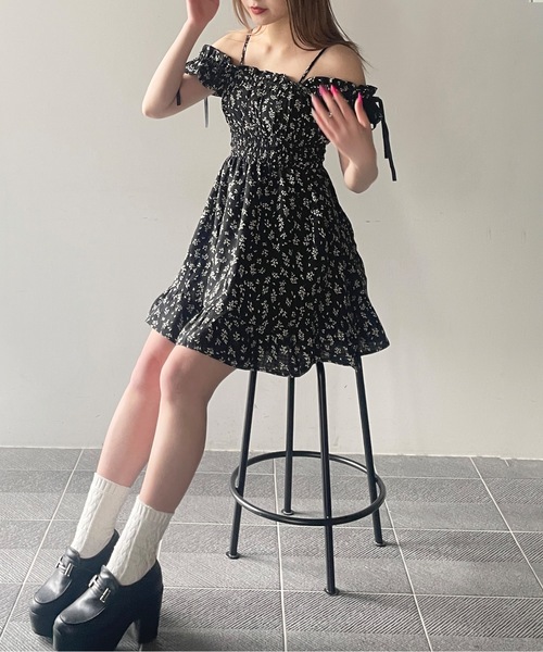 one way（ワンウェイ）の「2way肩リボンミニワンピース（ワンピース・レディース・ホワイト/ブラック/ブラック系その他/ホワイト系その他/ブルー系その他/グレー系その他/ホワイト系その他2/ブラック系その他2/ダークグリーン/ブラウン系その他/ベージュ系その他/グレー系その他2/ネイビー系/ブラック系その他3・FREE）」の6枚目の写真