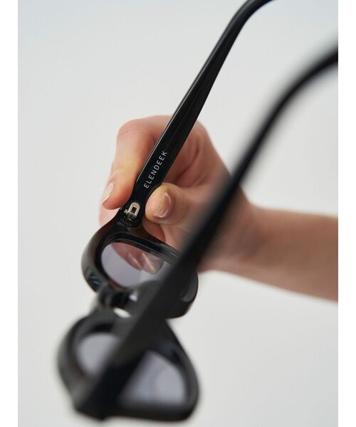 ELENDEEK（エレンディーク）の「ワイドサングラス（サングラス・レディース・ブラウン/ブラック/キャメル・FREE）」の7枚目の写真