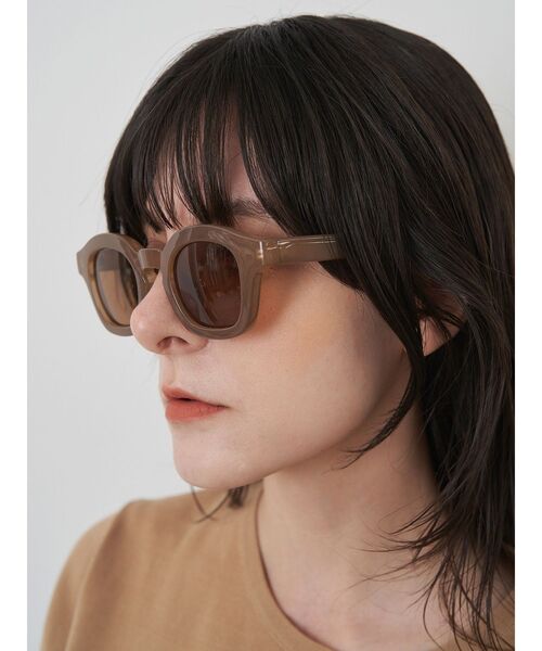 ELENDEEK（エレンディーク）の「ワイドサングラス（サングラス・レディース・ブラウン/ブラック/キャメル・FREE）」の13枚目の写真