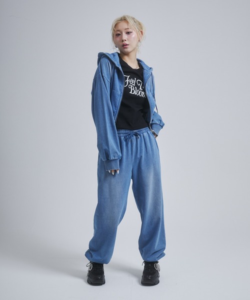 ENVYM(アンビー)の「フロッキープリントロゴTシャツ(Tシャツ/カットソー・レディース・ブラック/ホワイト/サックスブルー/ダークグレー・FREE)」の13枚目の写真